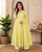 YELLOW / M