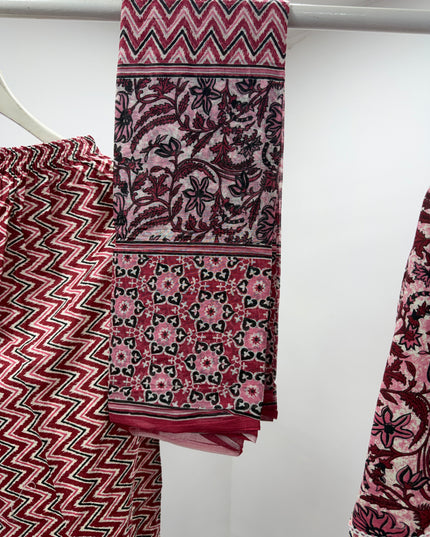 LADIES KURTI SET CODE-A107 Women's Pink Floral Printed Kurta Pant Dupatta Set | Ethnic Cotton Blend Suit Set