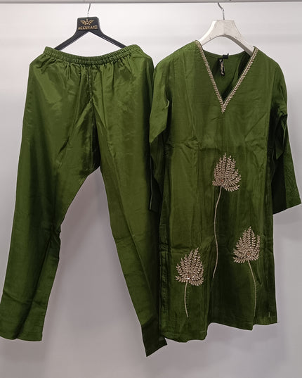 He & She Women’s Olive Green Kurti Pant Set – Elegant Embroidered Ethnic Wear