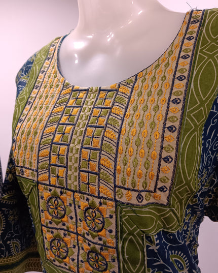 LADIES KURTI SET CODE-A166 Women's Printed Straight Kurti Set with Dupatta & Straight Pajama | Green & Navy Blue Cotton Blend | He and She