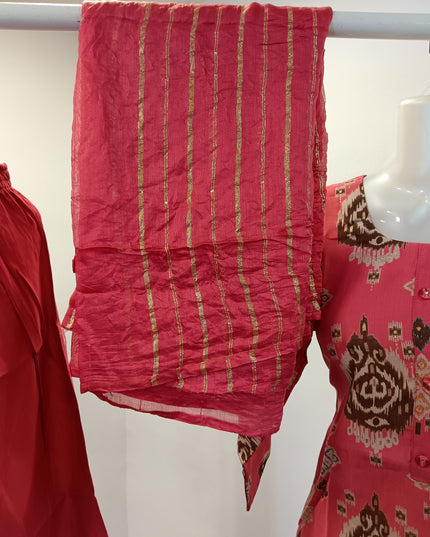 LADIES KURTI SET CODE-A192He and She Women's Printed Kurti Pant Set with Dupatta | Ethnic Straight Kurta 3-Piece Set - Pink & Red