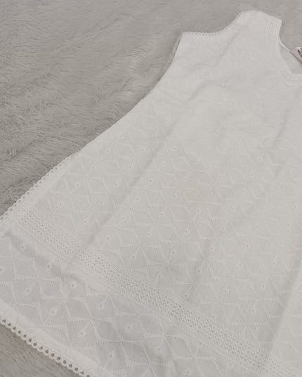 GIRLS KURTI CODE-A222 Girls White Embroidered Cotton Kurti