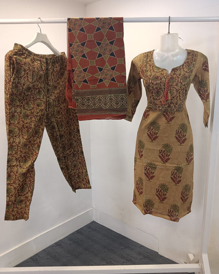 LADIES KURTI SET CODE-A262 Women’s Printed Kurta Pant Set with Dupatta – Ethnic Floral 3-Piece Suit