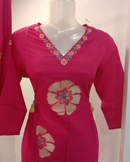 LADIES KURTI SET CODE-A255 Women’s Pink Embroidered Kurta Pant Set with Dupatta