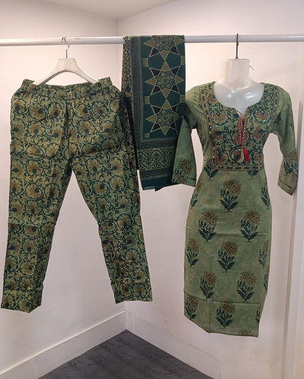 LADIES KURTI SET CODE-A262 Women’s Printed Kurta Pant Set with Dupatta – Ethnic Floral 3-Piece Suit