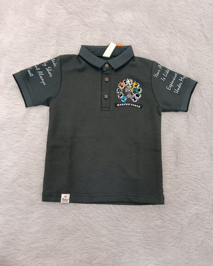 BOYS TSHIRT CODE-A241 Boys Dark Green Printed Polo T-Shirt with Graphic Detail