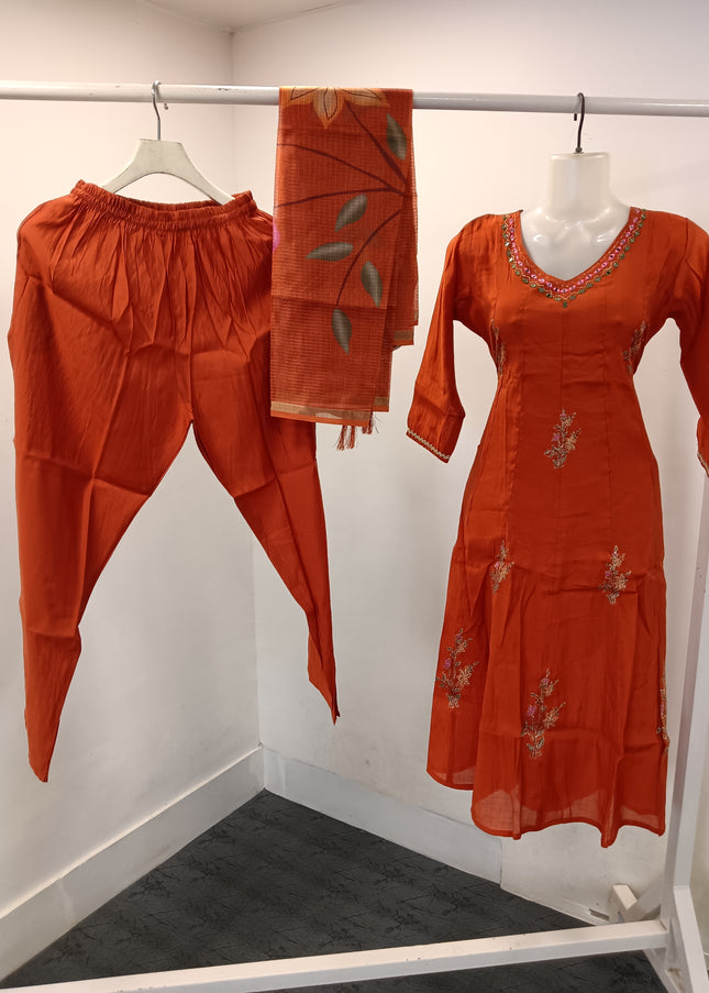 LADIES KURTI SET CODE-A289 Women’s Orange Embroidered Kurta Pant Set with Printed Dupatta
