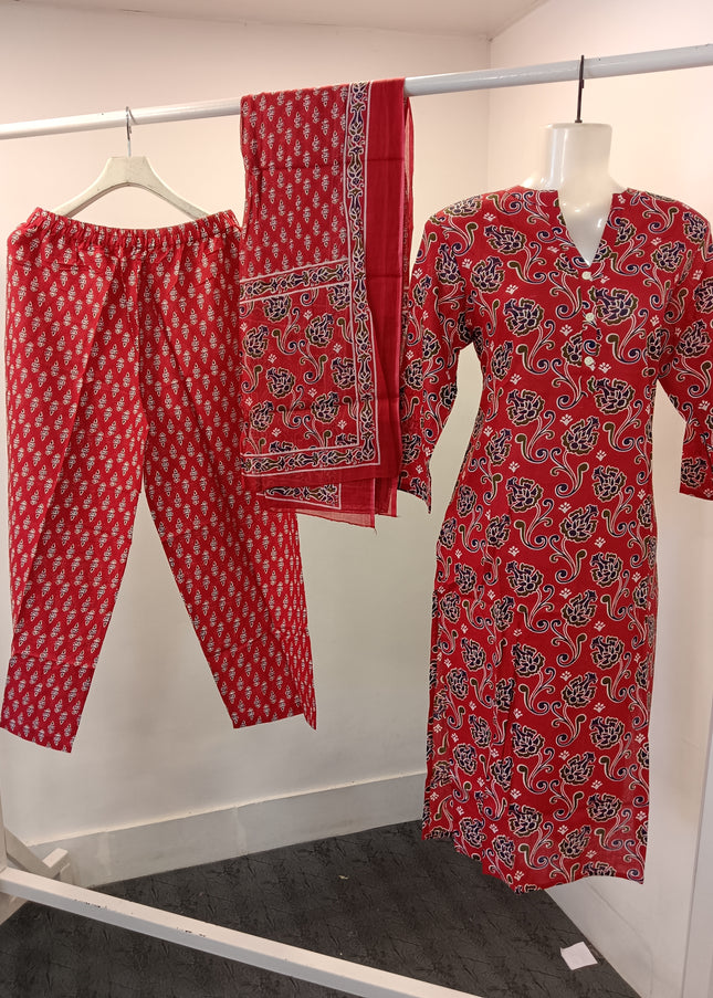 LADIES DRESS A479 Women’s Red Printed Kurti Set with Dupatta & Matching Pants | He And She