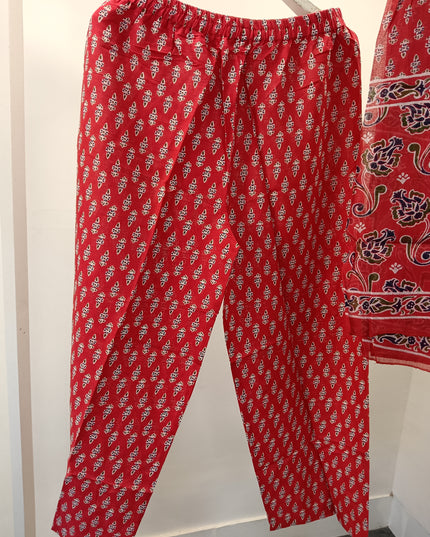 LADIES DRESS A479 Women’s Red Printed Kurti Set with Dupatta & Matching Pants | He And She